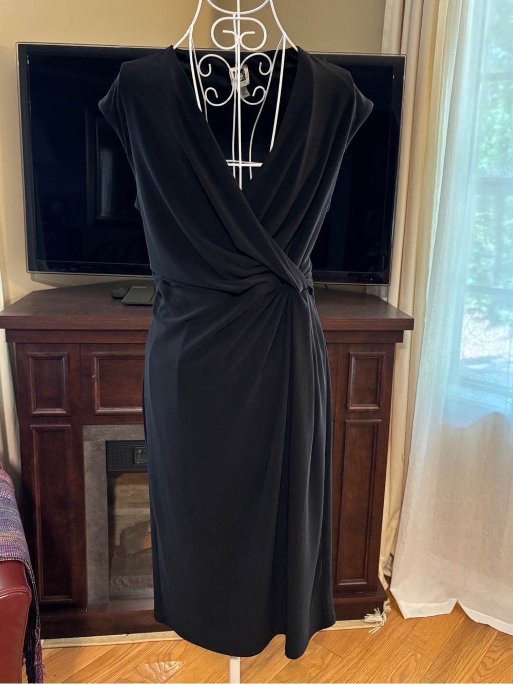 Anne Klein Black Sheath Fitted Stretchy Midi Dress with Crossover V-Neck M